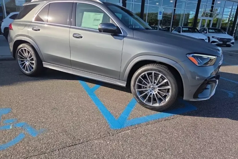 2026 Mercedes Benz GLE 450 4MATIC photo 1