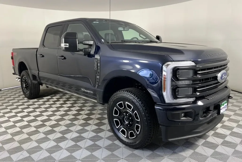 2025 Ford F-350 Platinum photo 1