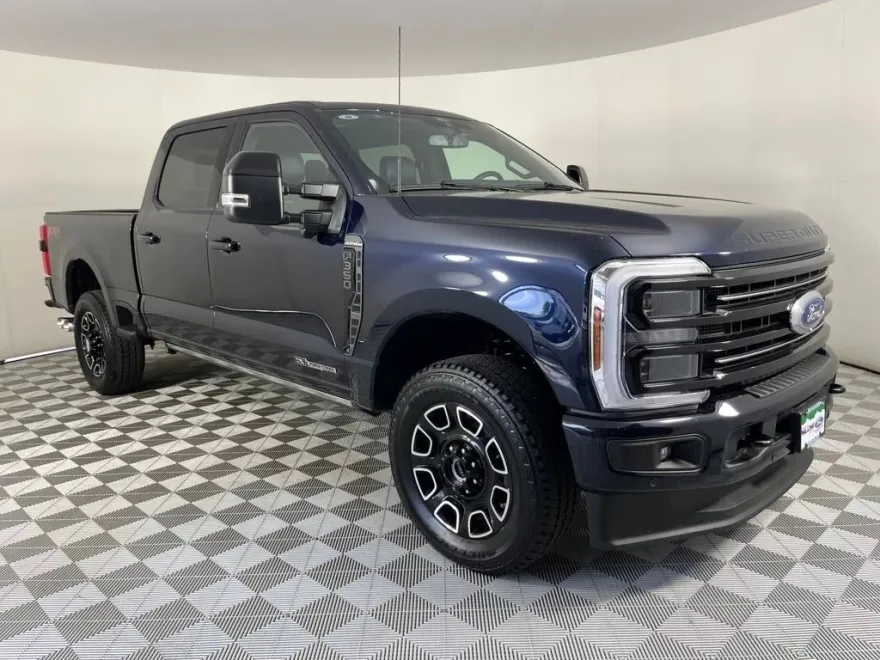 2025 Ford F-350 Platinum photo 1