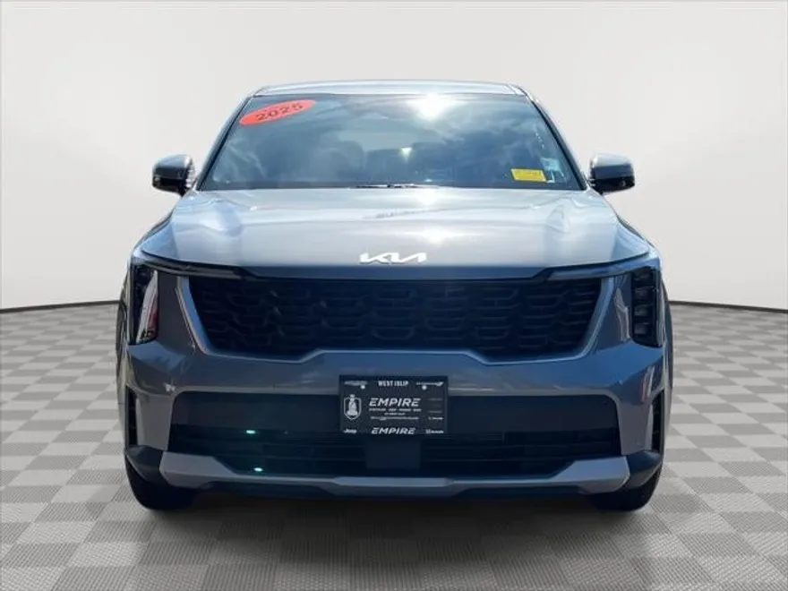 2025 Kia Sorento LX photo 1