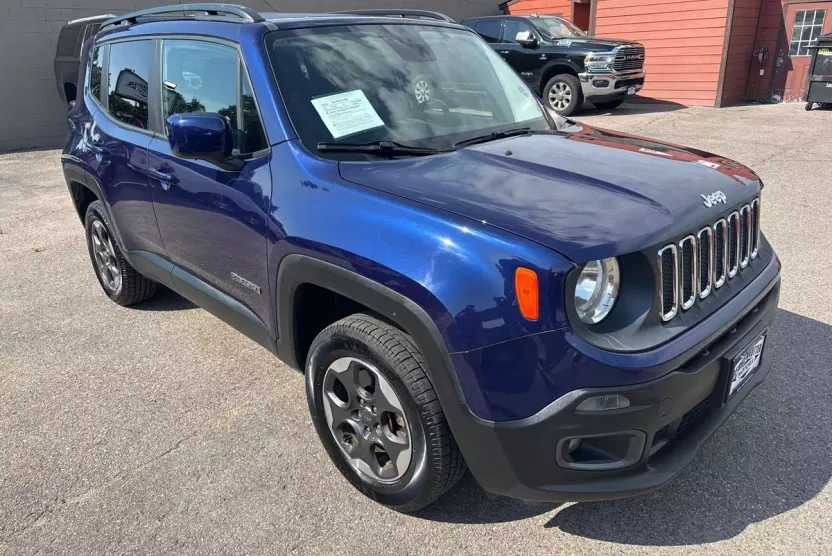 2016 Jeep Renegade Latitude photo 1