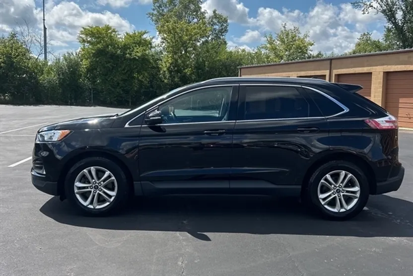 2020 Ford Edge SEL photo 1