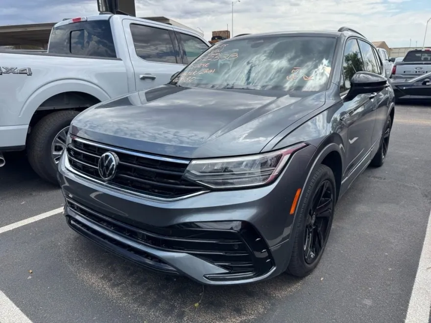 2023 Volkswagen Tiguan SE R-Line Black photo 1