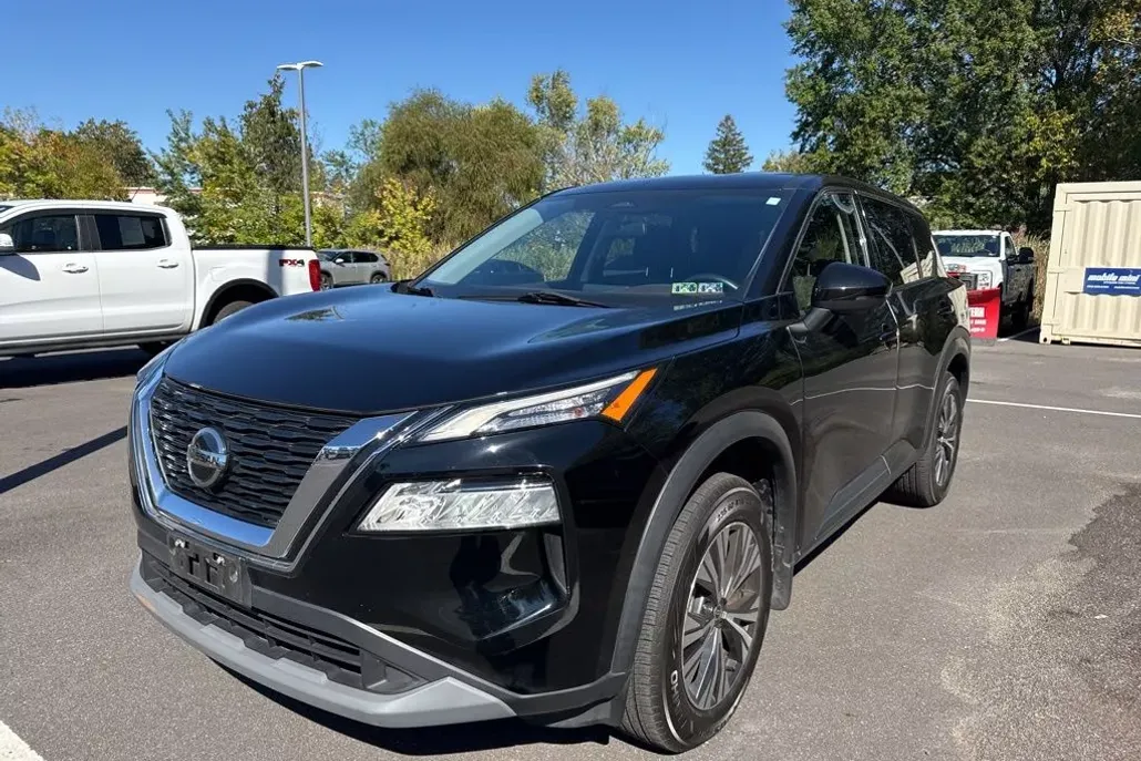 2021 Nissan Rogue SV photo 1