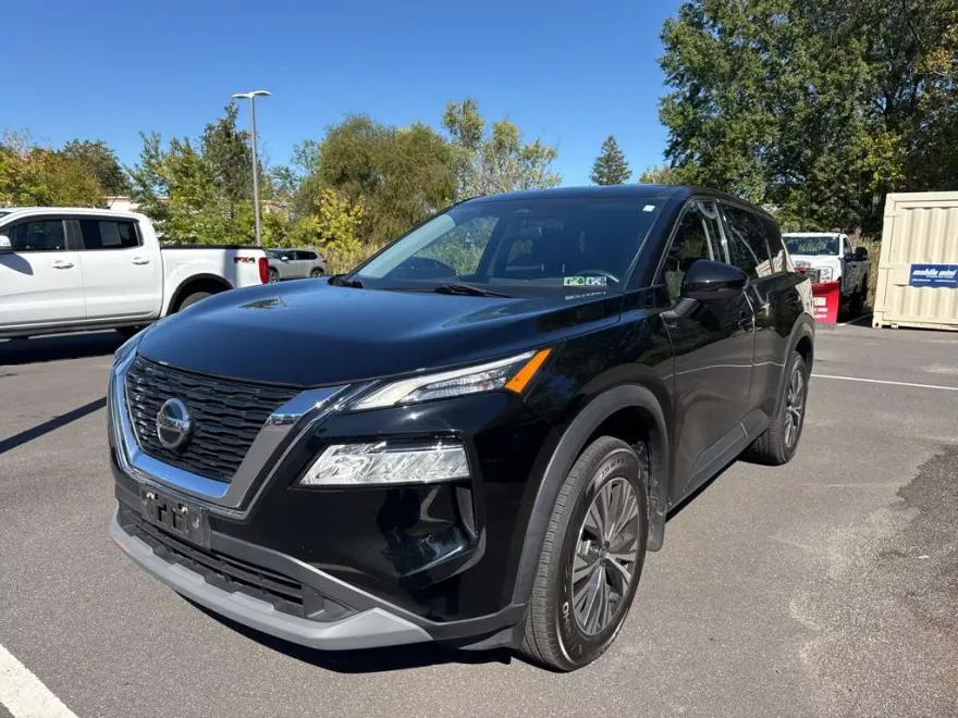 2021 Nissan Rogue SV photo 1