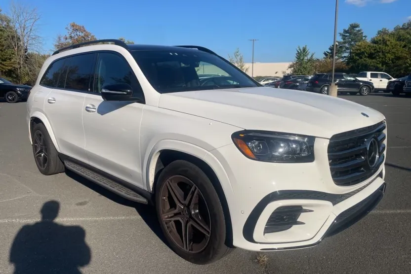 2024 Mercedes Benz GLS 450 photo 1
