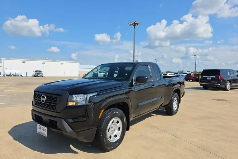 2022 Nissan Frontier S photo 1