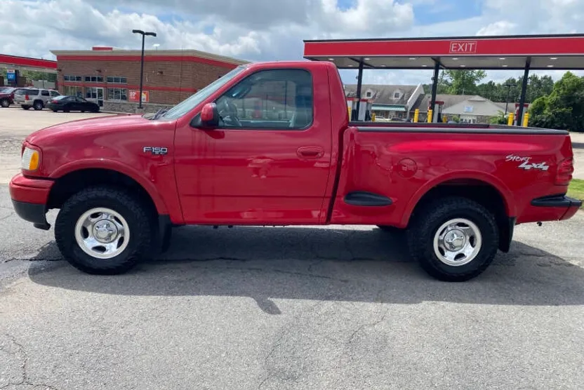2003 Ford F-150 XL photo 1