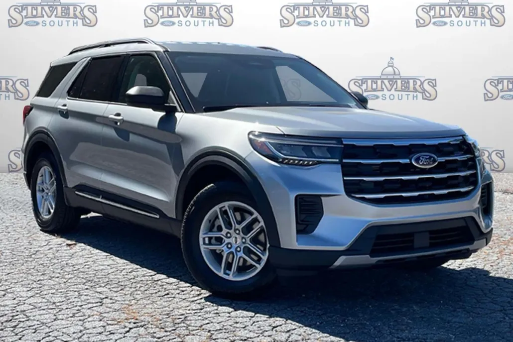 2025 Ford Explorer photo 1