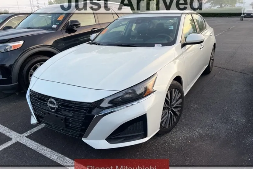 2023 Nissan Altima 2.5 SV photo 1