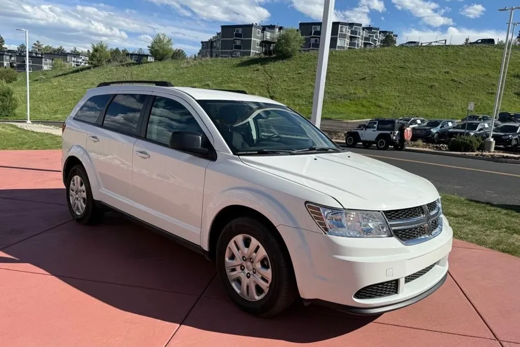 2020 Dodge Journey SE photo 1