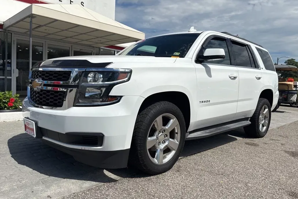 2016 Chevrolet Tahoe LS photo 1