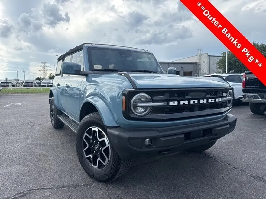 2023 Ford Bronco Outer Banks photo 1