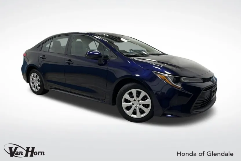 2024 Toyota Corolla LE photo 1
