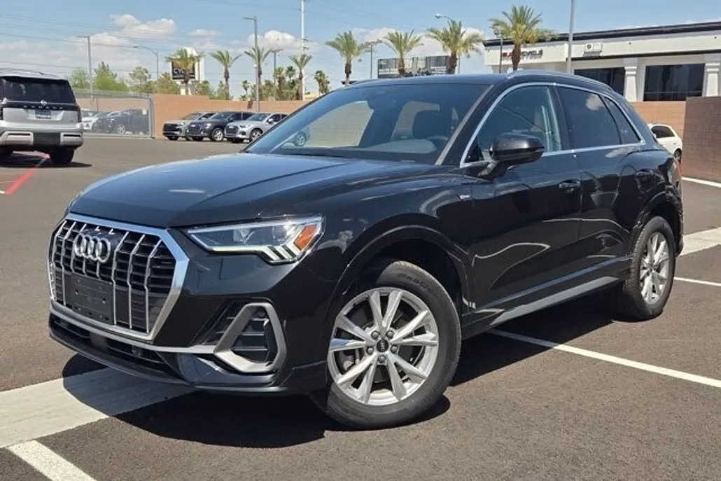 2022 Audi Q3 S line Premium Plus photo 1