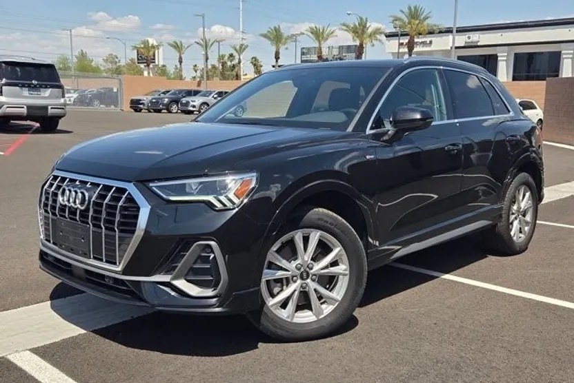 2022 Audi Q3 S line Premium Plus photo 1