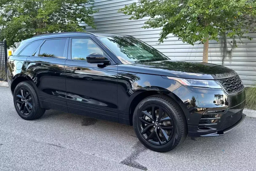 2026 Land Rover Range Rover Velar P250 Dynamic SE photo 1