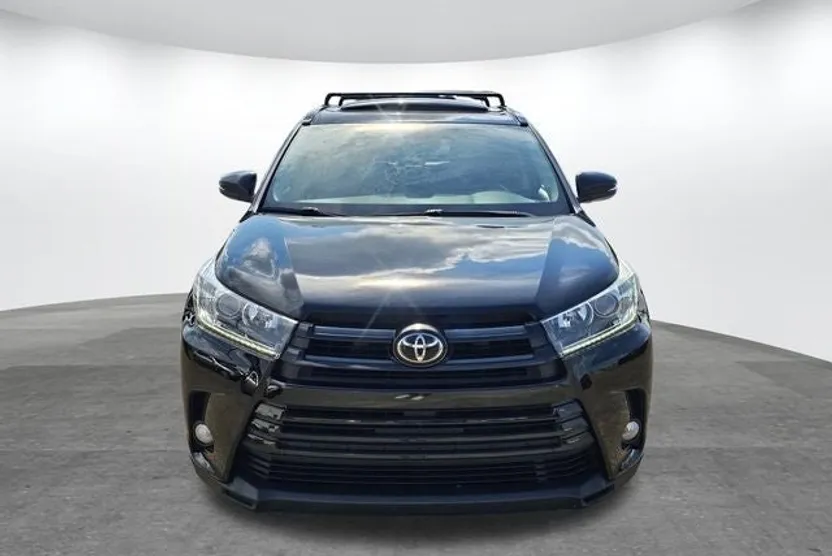 2018 Toyota Highlander SE photo 1