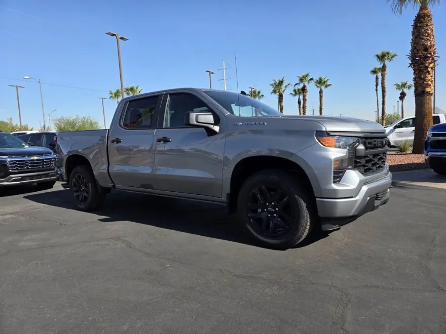 2025 Chevrolet Silverado 1500 Custom photo 1
