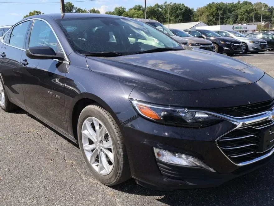 2023 Chevrolet Malibu 1LT photo 1