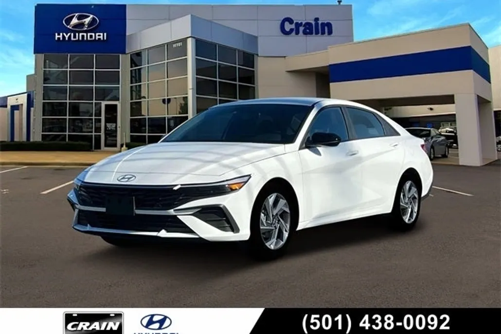 2025 Hyundai Elantra SEL Sport photo 1