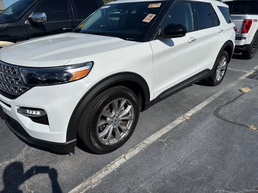 2023 Ford Explorer Limited photo 1