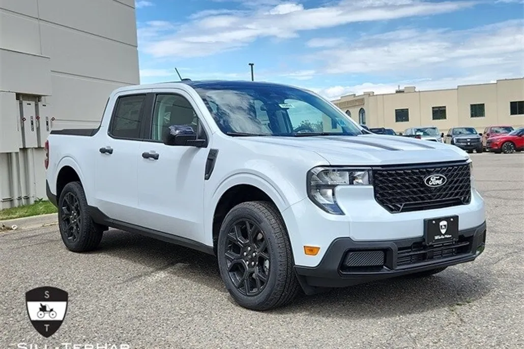 2025 Ford Maverick XLT photo 1