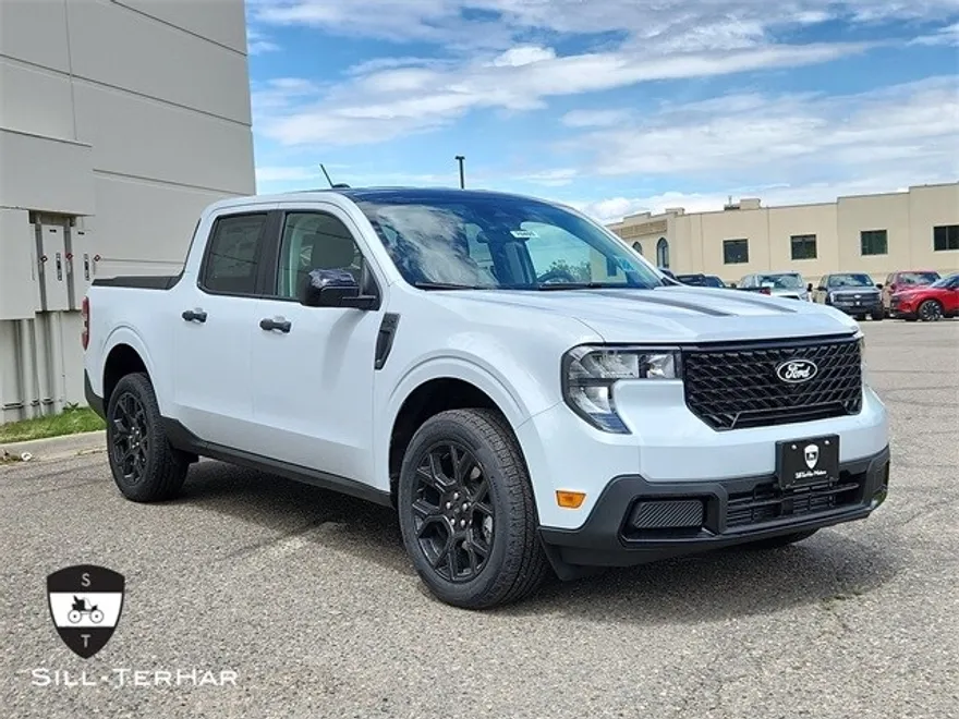 2025 Ford Maverick XLT photo 1
