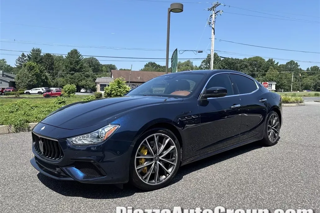 2022 Maserati Ghibli Modena Q4 photo 1