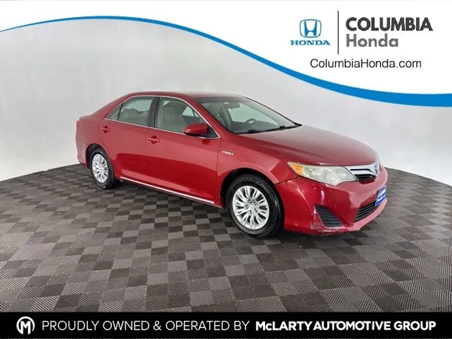 2014 Toyota Camry Hybrid LE photo 1