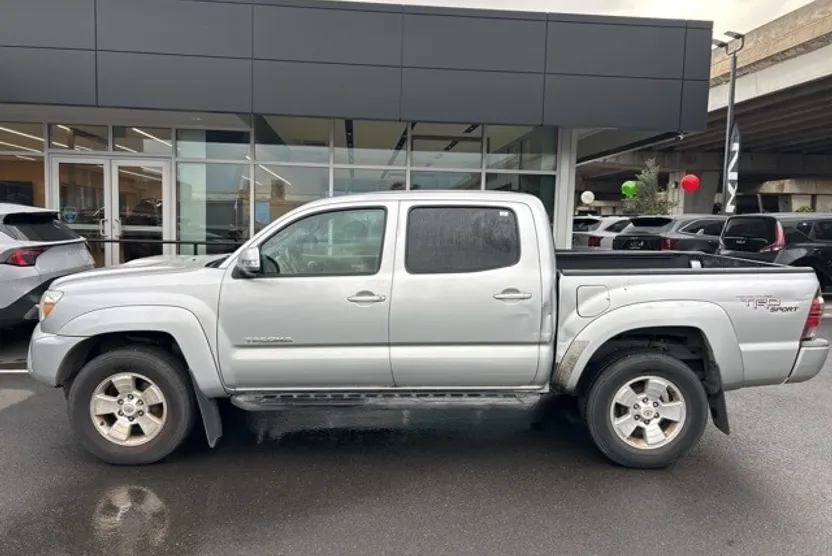 2013 Toyota Tacoma PreRunner V6 photo 1