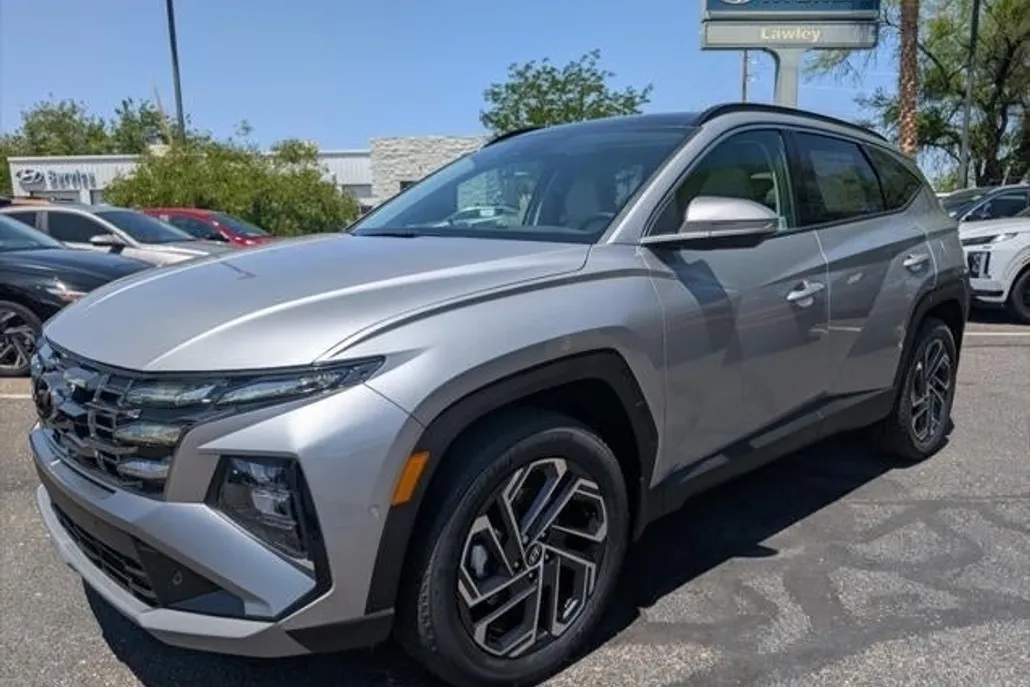 2025 Hyundai Tucson Hybrid Limited photo 1