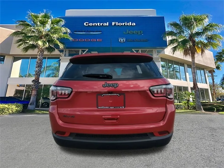 2026 Jeep Compass Latitude photo 1