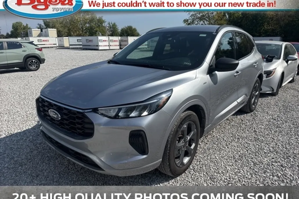 2024 Ford Escape ST-Line photo 1