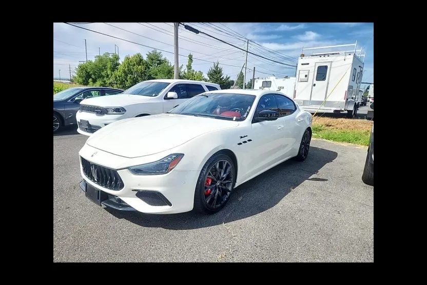 2022 Maserati Ghibli Modena Q4 photo 1