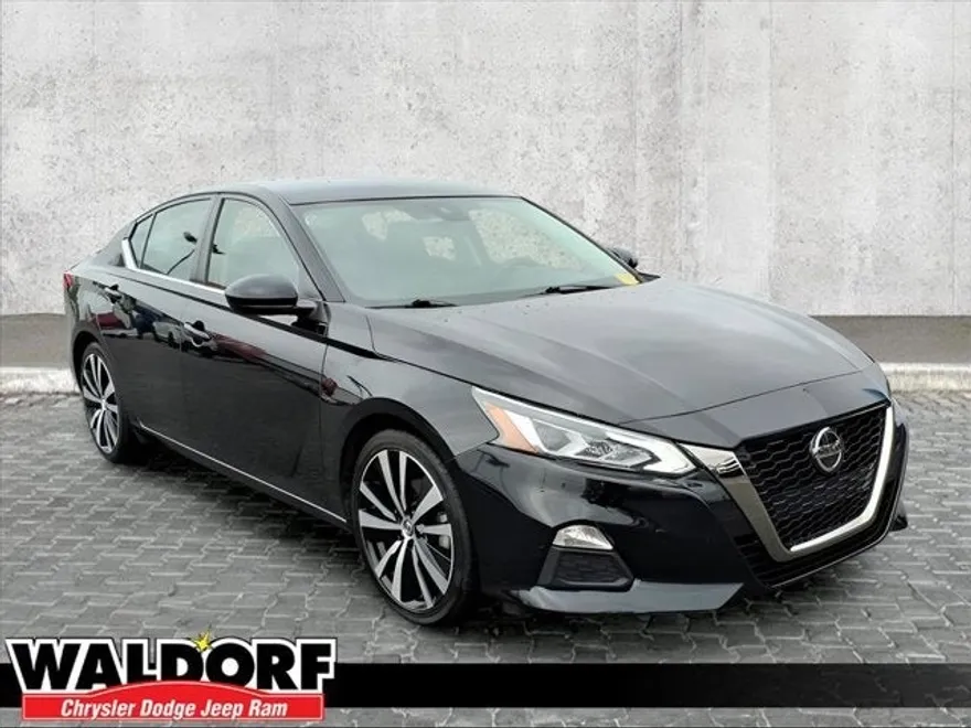 2022 Nissan Altima 2.5 SR photo 1