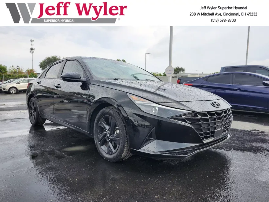 2021 Hyundai Elantra SEL photo 1