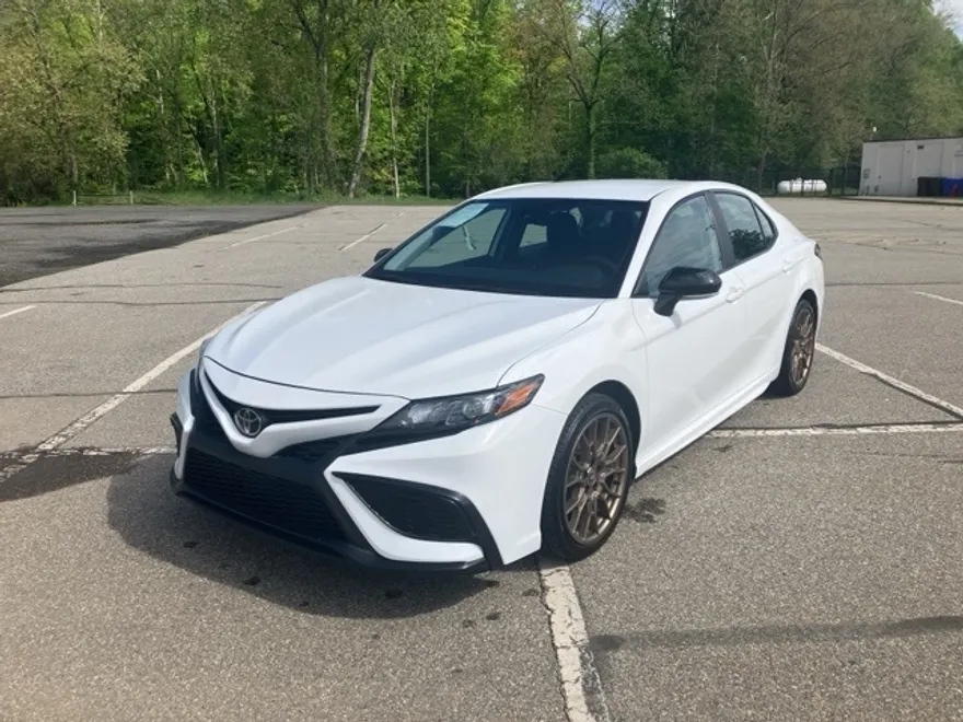 2024 Toyota Camry SE photo 1