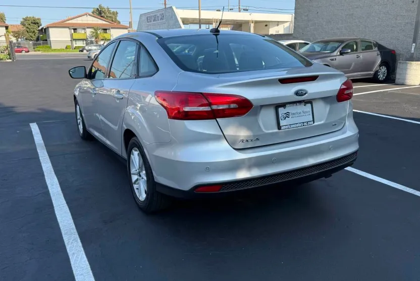 2015 Ford Focus SE photo 1