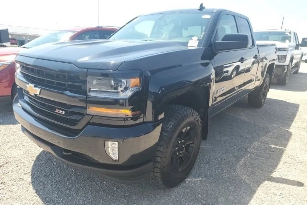 2018 Chevrolet Silverado 1500 LT photo 1