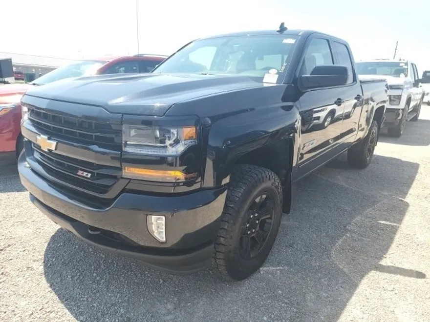 2018 Chevrolet Silverado 1500 LT photo 1