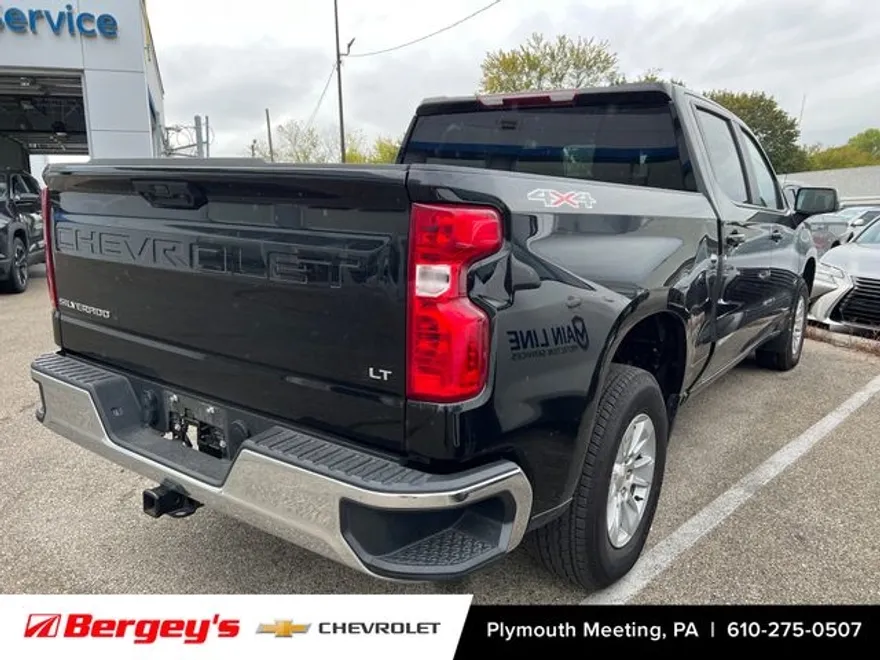 2025 Chevrolet Silverado 1500 LT photo 1