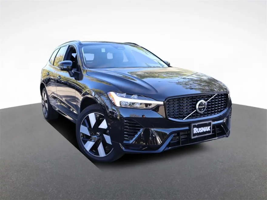 2025 Volvo XC60 Hybrid T8 photo 1