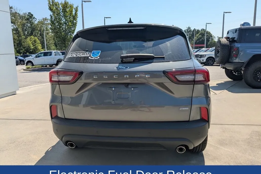 2025 Ford Escape Hybrid ST-Line photo 1