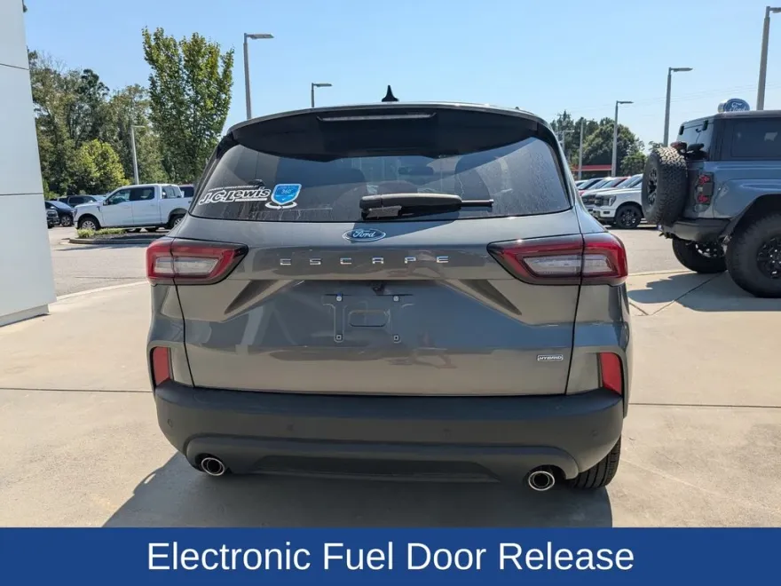 2025 Ford Escape Hybrid ST-Line photo 1