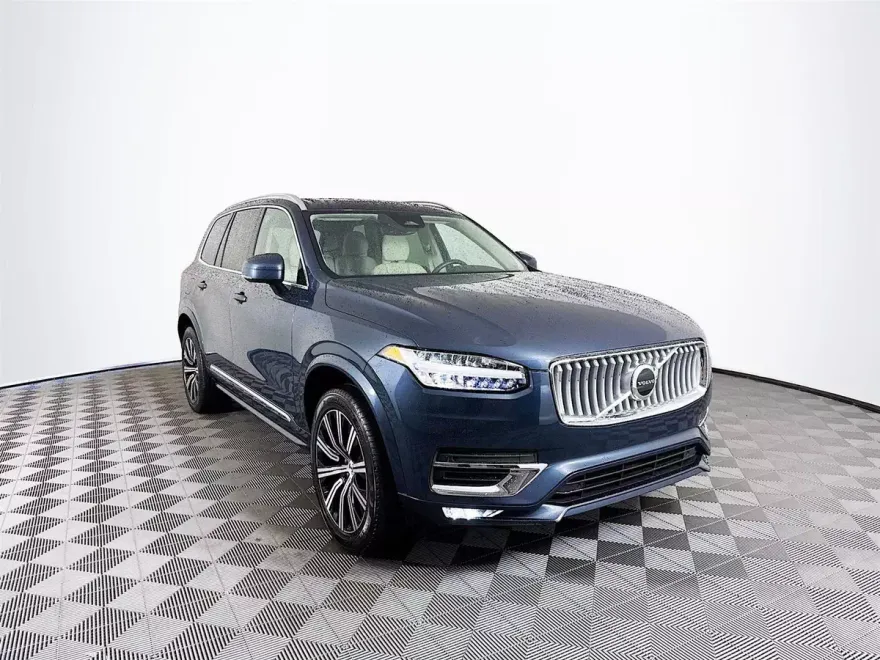 2024 Volvo XC90 B5 Core photo 1