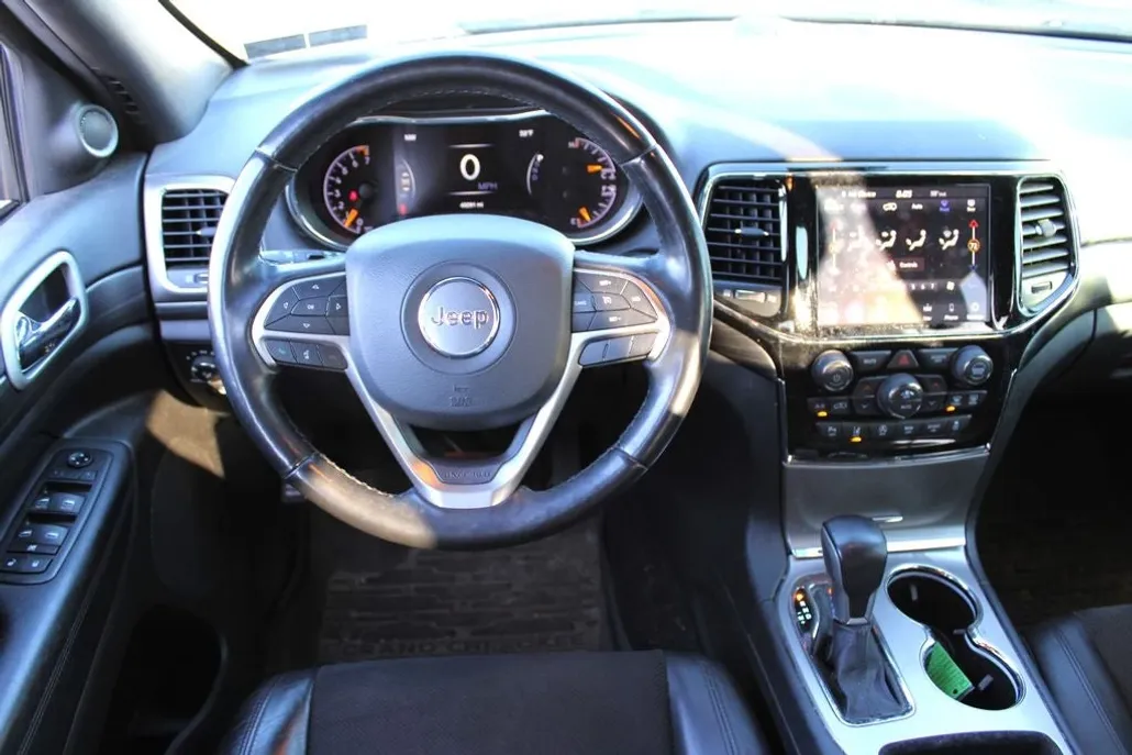 2021 Jeep Grand Cherokee Laredo X photo 1