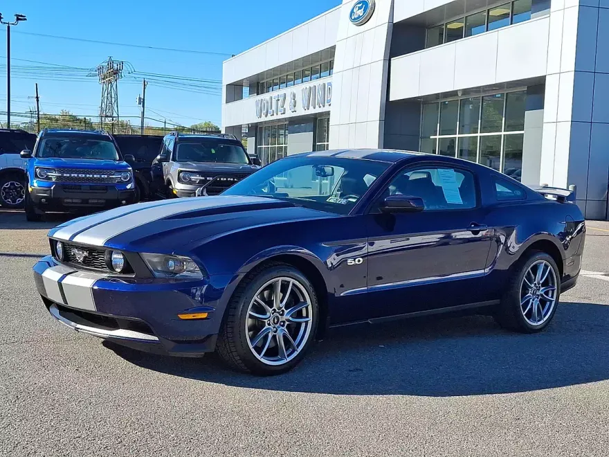 2012 Ford Mustang GT Premium photo 1