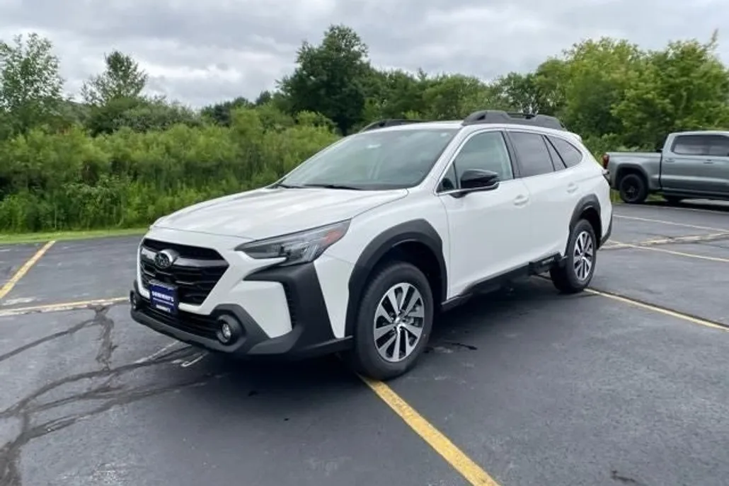 2025 Subaru Outback Premium photo 1