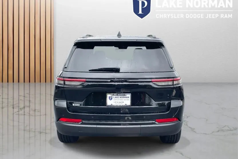2025 Jeep Grand Cherokee Altitude X photo 1